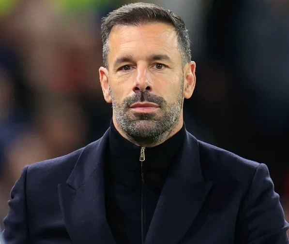 开云体育网址-范尼社媒告别莱斯特城：感谢共事的所有人，祝未来一切顺利