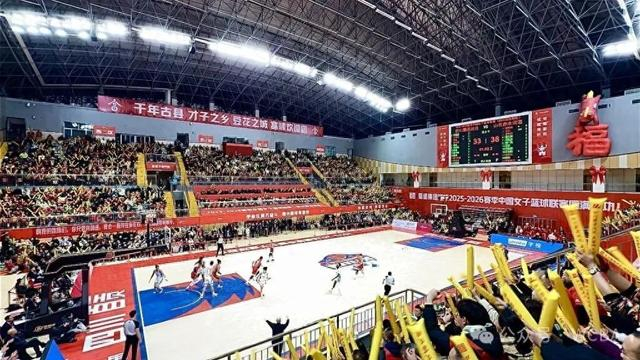 开云入口-WCBA战鼓敲响千年富顺：体育赛事与古县新生的双向奔赴|四川女篮|WCBA总决赛|全国锦标赛|FIBA|中国女篮_新浪新闻